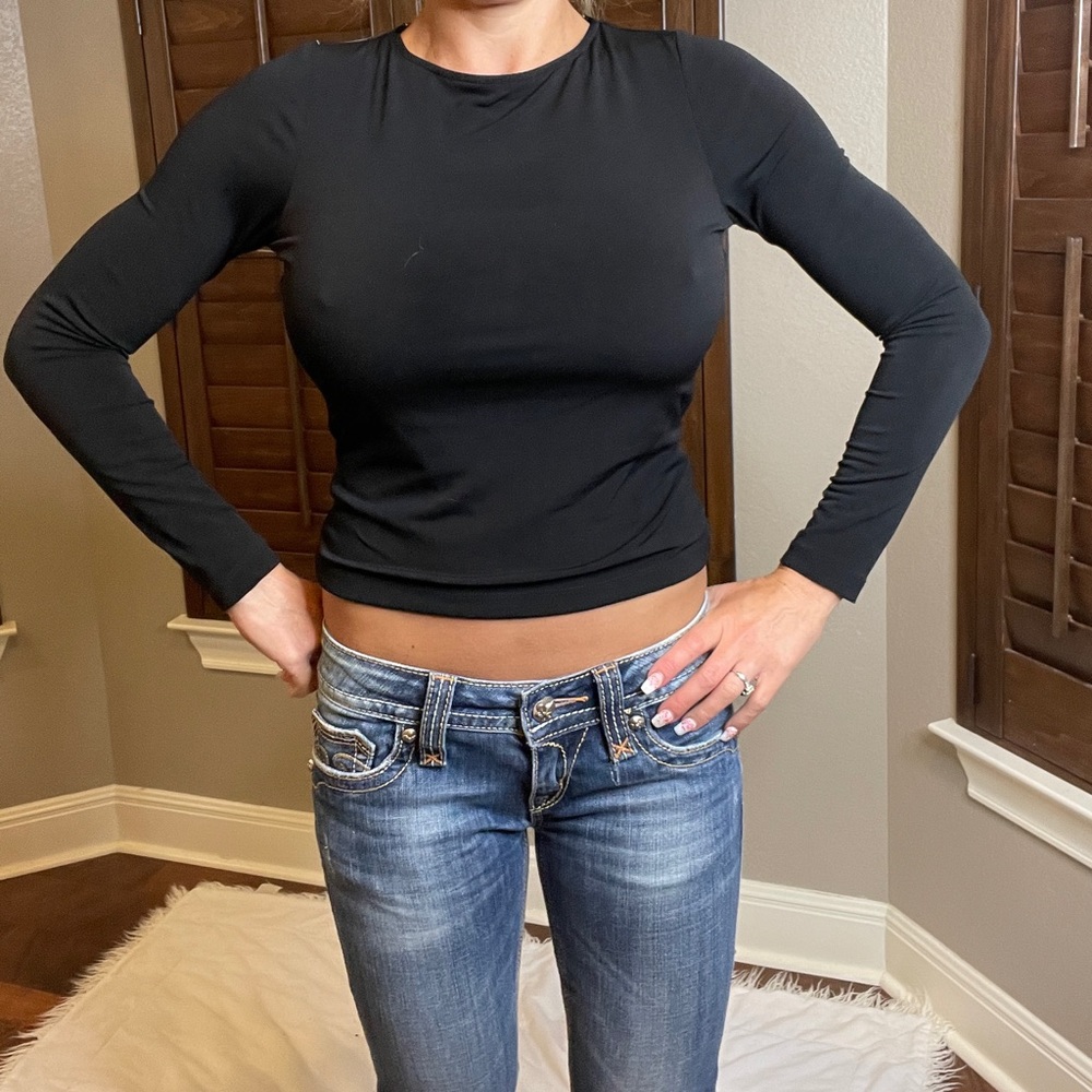 Express Open Back Stretchy Top - Picture 2 of 2